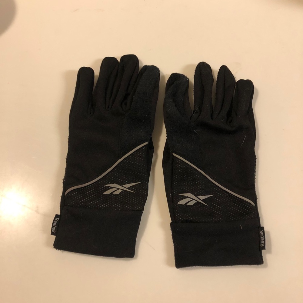 Smart phone capable Reebok Gloves